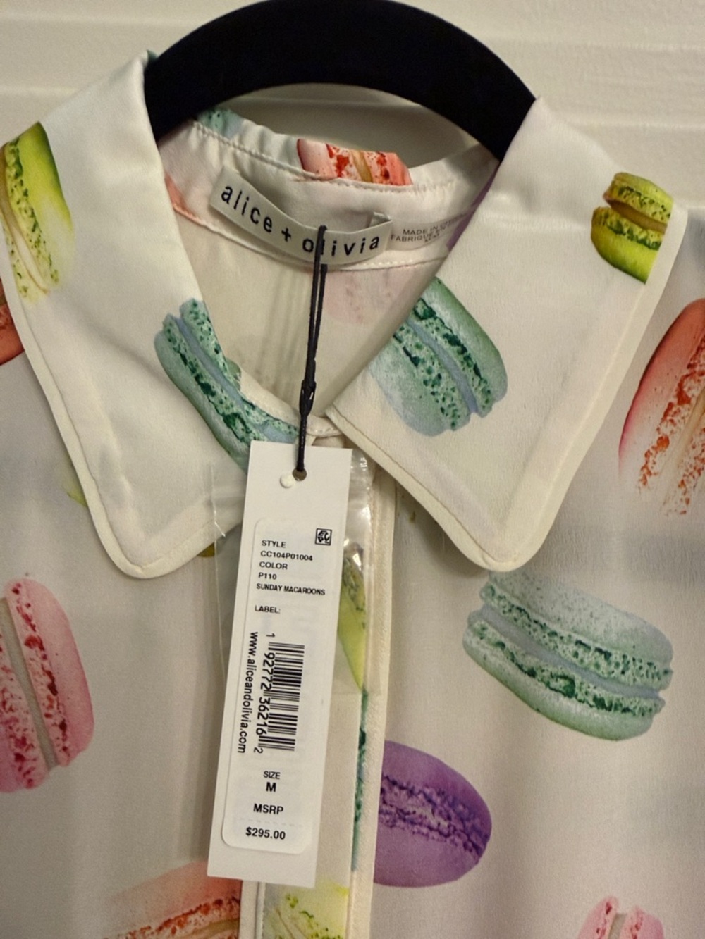 Alice + Olivia Eli Flutter Sleeve Silk Blouse Sunday Macaroons Print Medium NWT - Picture 4 of 6